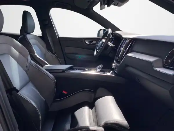 VOLVO XC60 (12/21)