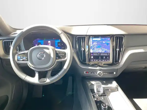 VOLVO XC60 (8/21)
