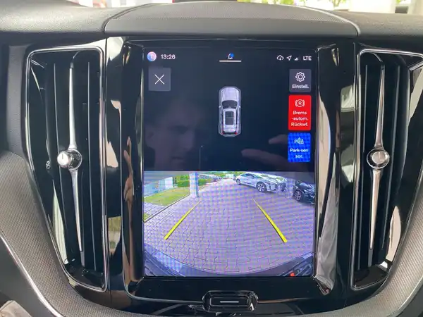 VOLVO XC60 (19/20)