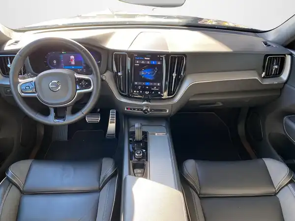 VOLVO XC60 (8/22)