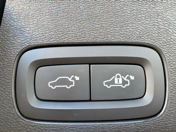 VOLVO XC60 (20/20)