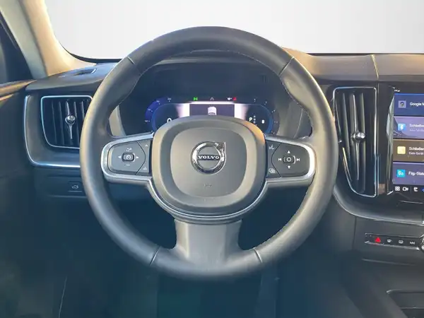 VOLVO XC60 (10/20)