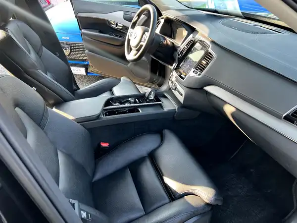 VOLVO XC90 (21/27)
