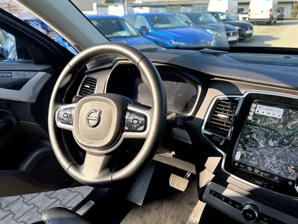 VOLVO XC90 (26/27)