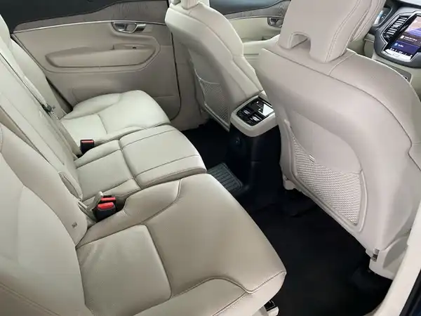 VOLVO XC90 (13/22)