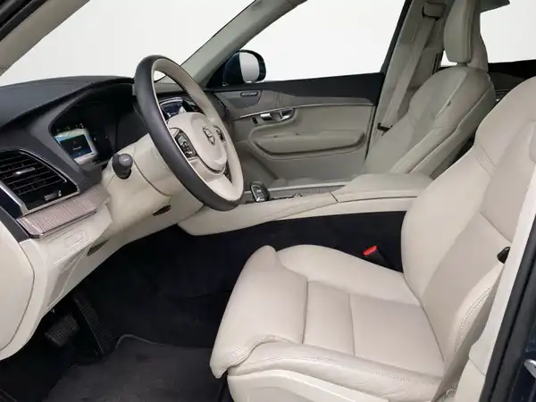 VOLVO XC90 (7/22)