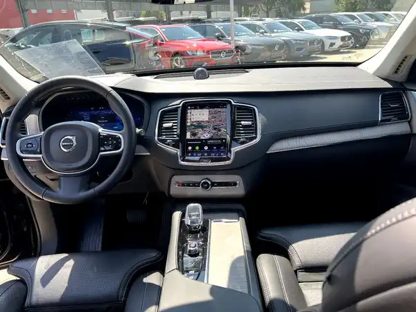 VOLVO XC90 (20/29)