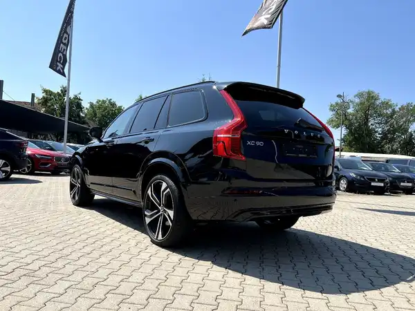 VOLVO XC90 (3/29)