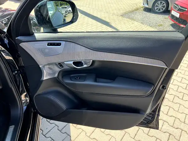 VOLVO XC90 (22/29)