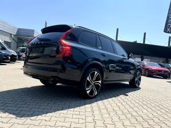 VOLVO XC90 (4/29)