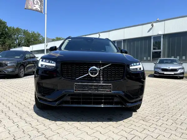 VOLVO XC90 (6/29)