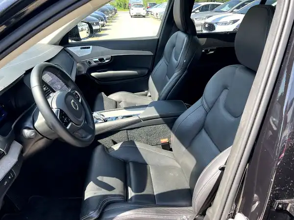 VOLVO XC90 (9/29)