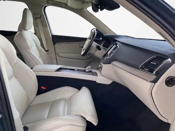 VOLVO XC90 (12/23)