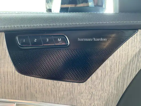 VOLVO XC90 (18/23)