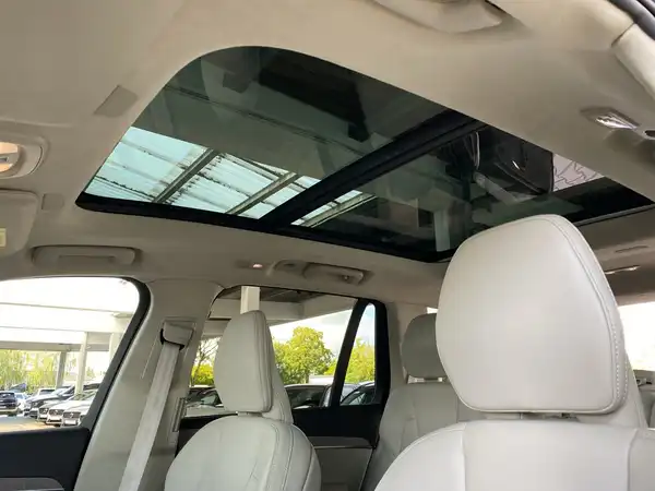 VOLVO XC90 (21/23)