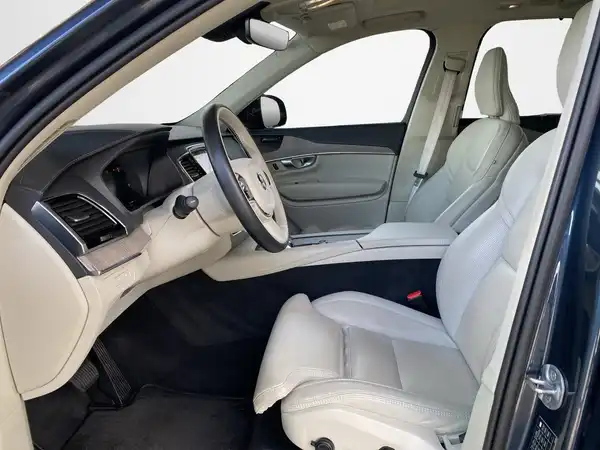 VOLVO XC90 (7/23)