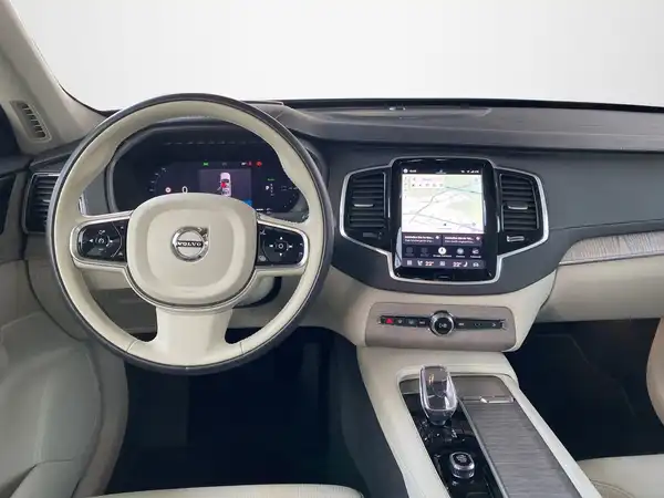 VOLVO XC90 (8/23)