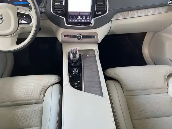 VOLVO XC90 (9/23)