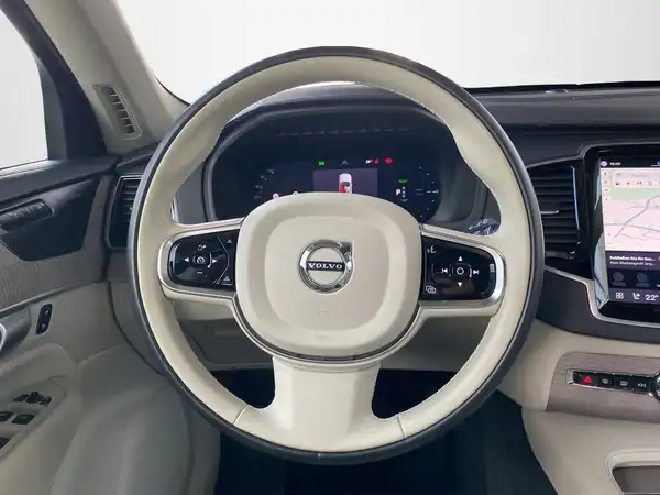 VOLVO XC90 (10/23)