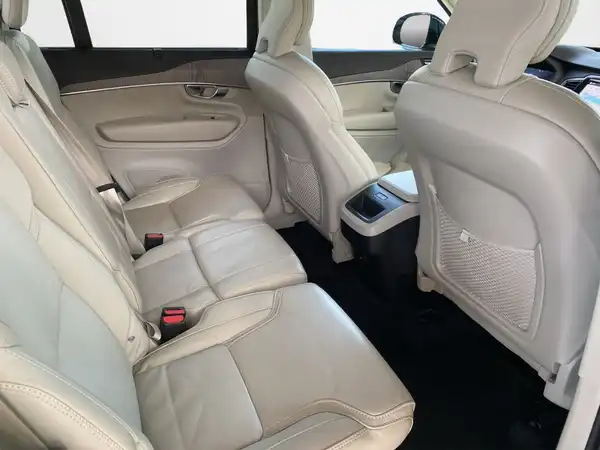 VOLVO XC90 (13/23)