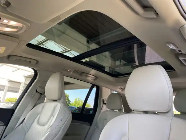 VOLVO XC90 (21/23)