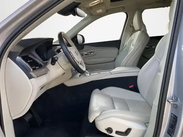 VOLVO XC90 (7/23)