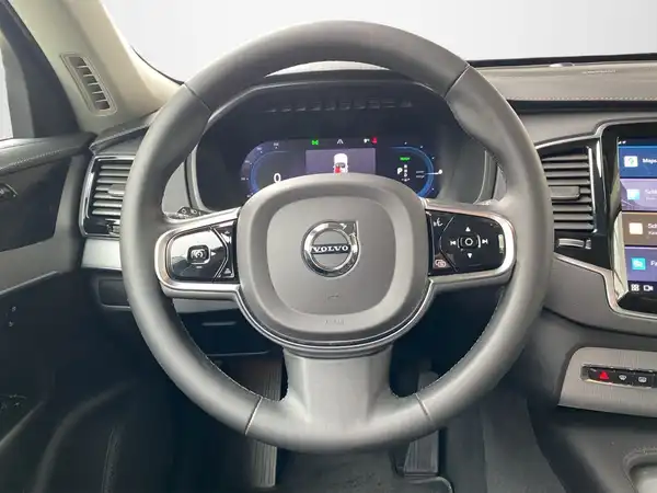VOLVO XC90 (10/22)