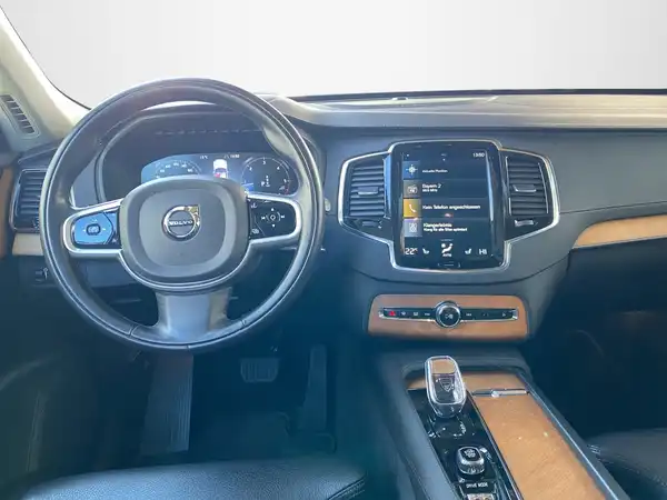 VOLVO XC90 (8/23)