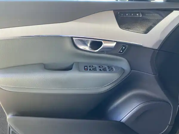 VOLVO XC90 (17/22)
