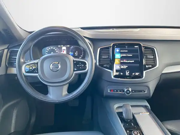 VOLVO XC90 (8/22)