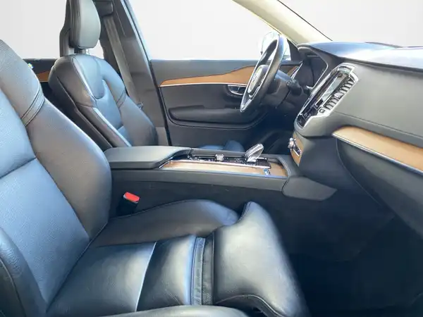 VOLVO XC90 (12/23)