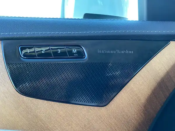 VOLVO XC90 (18/23)