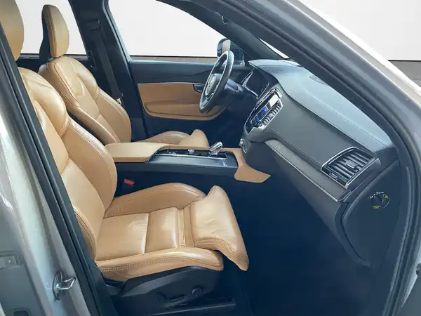 VOLVO XC90 (13/22)