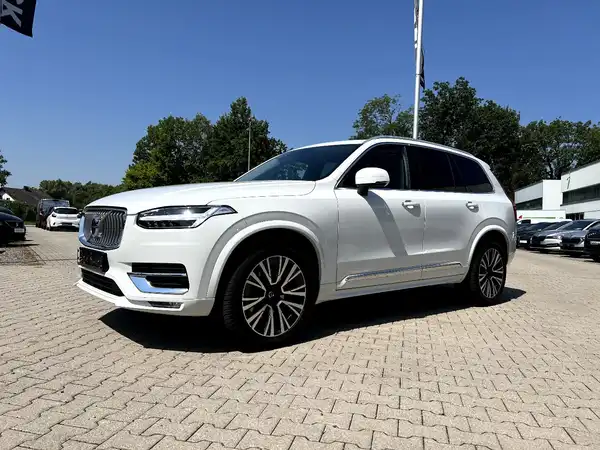 VOLVO XC90 (1/27)