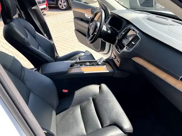VOLVO XC90 (22/27)