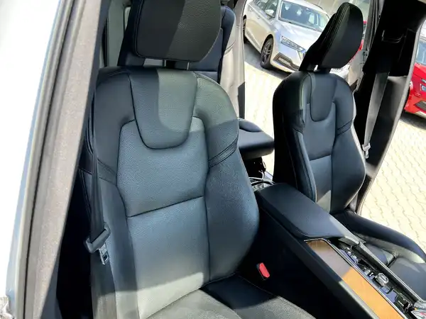 VOLVO XC90 (23/27)