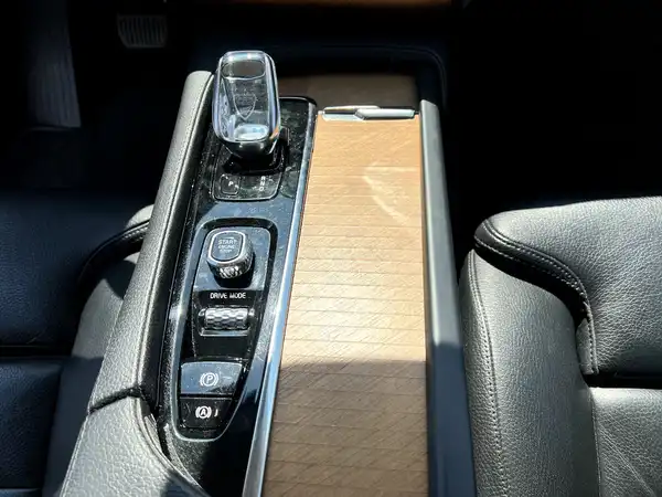 VOLVO XC90 (24/27)