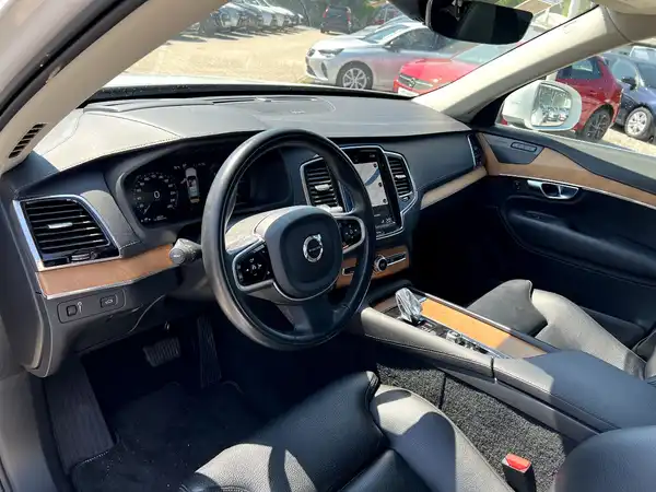 VOLVO XC90 (10/27)