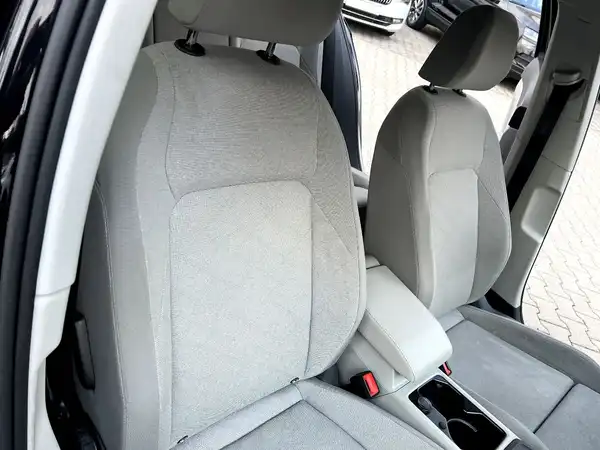 VW GOLF VARIANT (22/27)