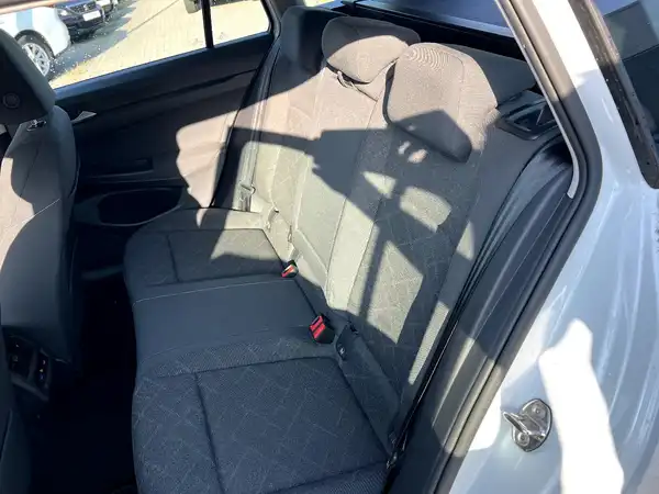 VW GOLF VARIANT (13/26)