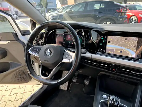 VW GOLF VARIANT (25/26)
