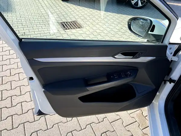 VW GOLF VARIANT (10/26)