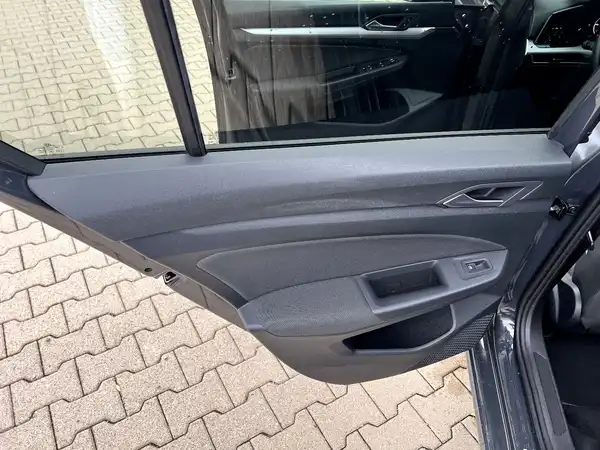 VW GOLF (11/27)