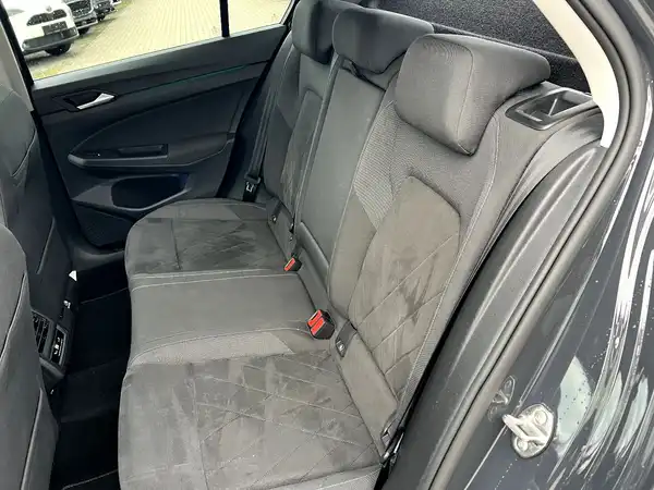 VW GOLF (13/27)
