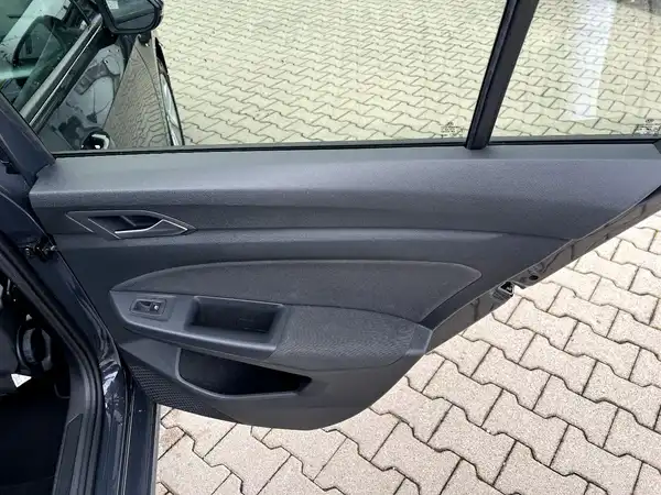 VW GOLF (14/27)