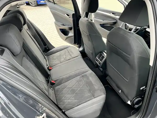 VW GOLF (15/27)