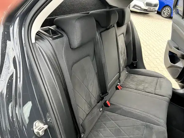VW GOLF (16/27)