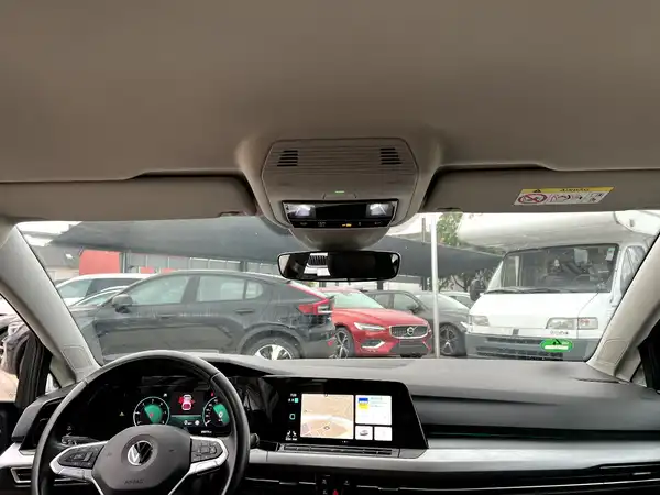VW GOLF (19/27)