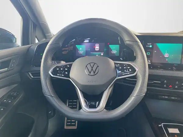 VW GOLF (10/18)