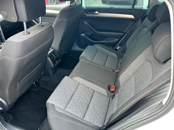 VW PASSAT VARIANT (13/29)